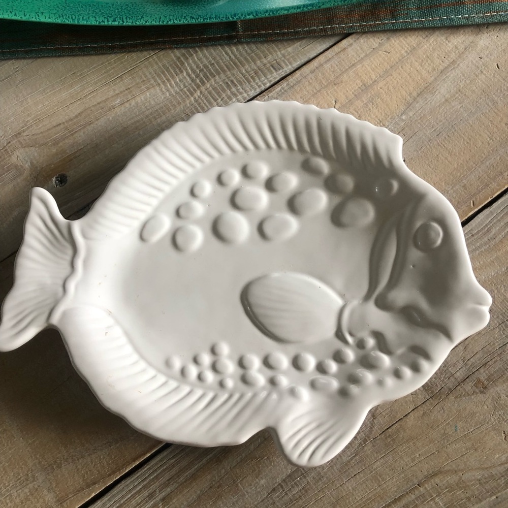 La Dolce Vita Embossed Fish